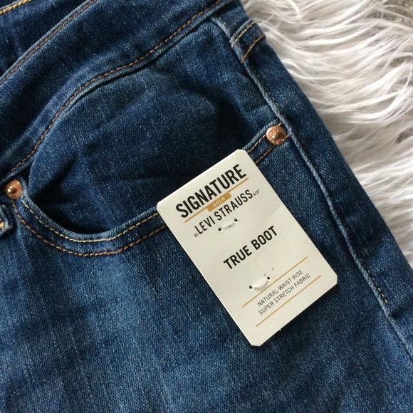 NWT Signature Levi’s True Boot Jeans - Picture 8 of 8